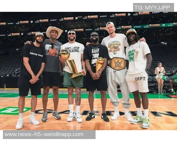 合力进攻展现实力首节杰伦布朗与普理查德双双贡献10分助力球队